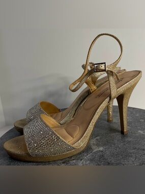 Badgley Mischka Heels American Glamour Gold Rhinestone Shoes 9